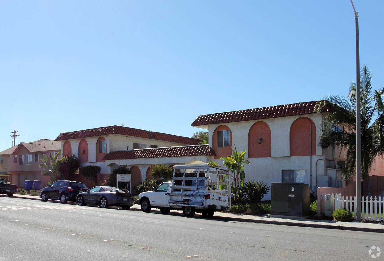 Building Photo - Casa De Oro