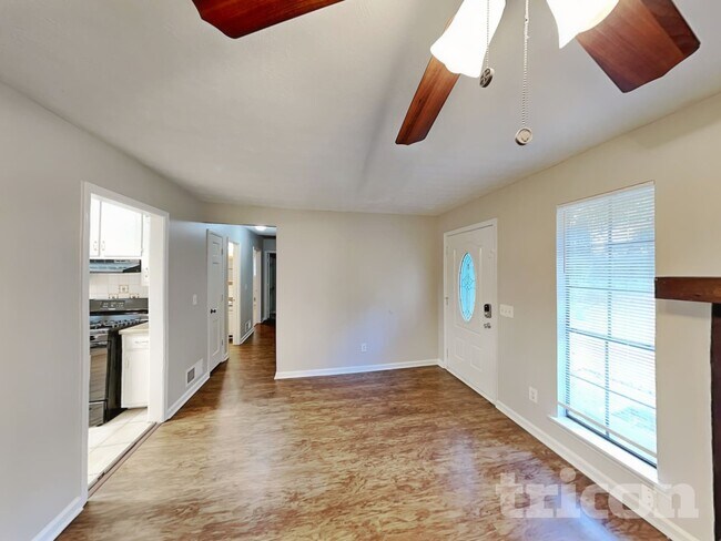Foto del edificio - 2503 Hewatt Rd