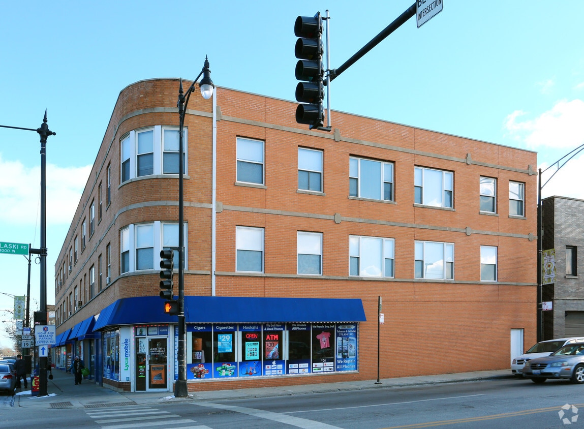 Building Photo - 3957 W Irving Park Rd