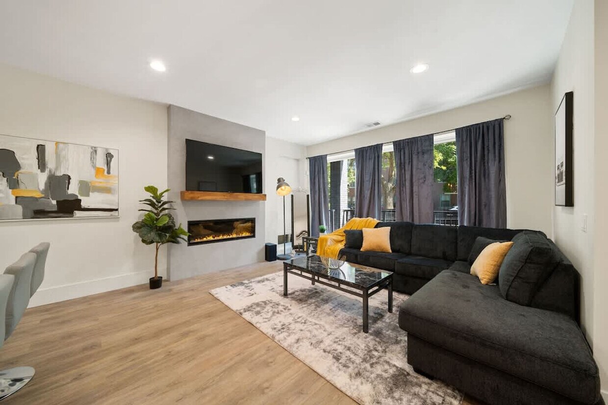 Foto principal - 2110 W Washington Blvd