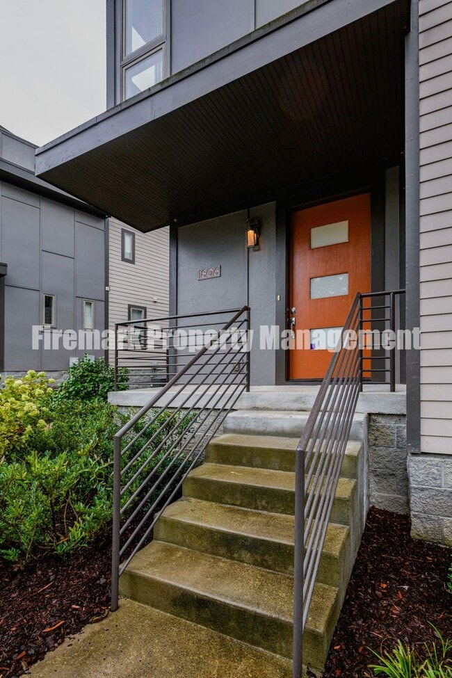 Building Photo - 1806 Cahal Ave