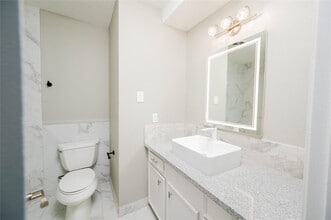 Building Photo - 201 S Ridgeway Dr