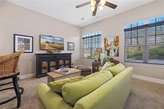 Foto del edificio - 18 N Olive Ave