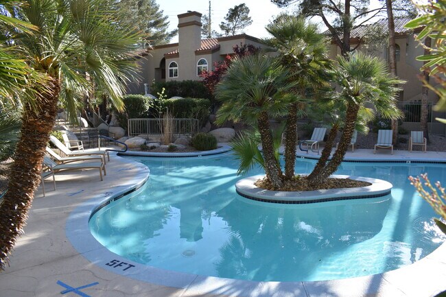 Piscina - 3145 E Flamingo Rd