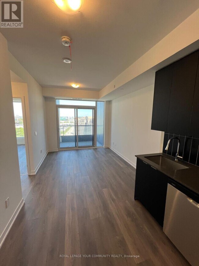 Photo du bâtiment - 498-1498 Caldari Rd
