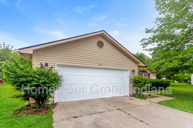 Building Photo - 108 Camelia Ct