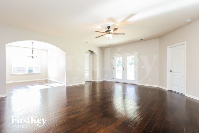 Foto del edificio - 831 Mesa Verde Pl