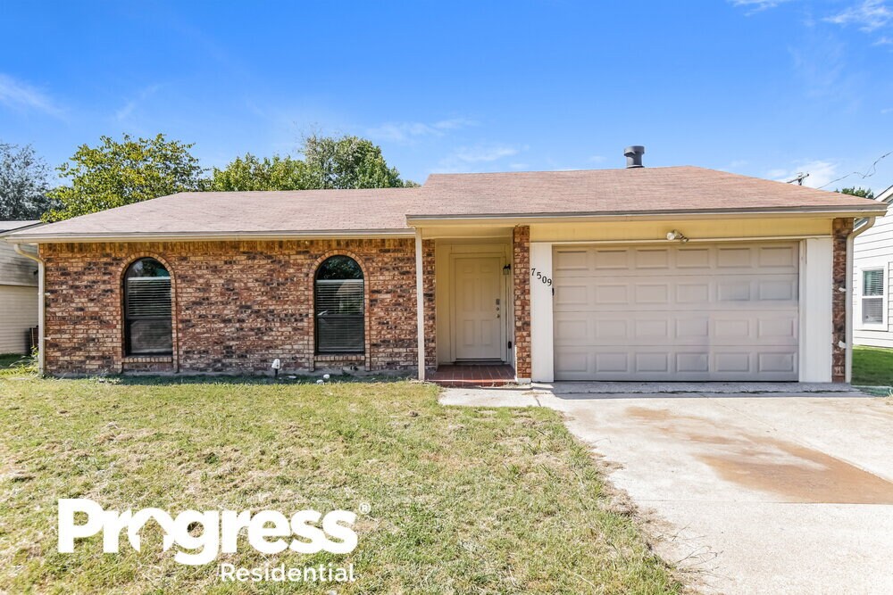 7509 Long Canyon Trail, Dallas, TX 75249 House Rental in Dallas, TX