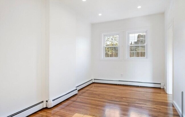 Foto del edificio - 101 Rutherford Ave
