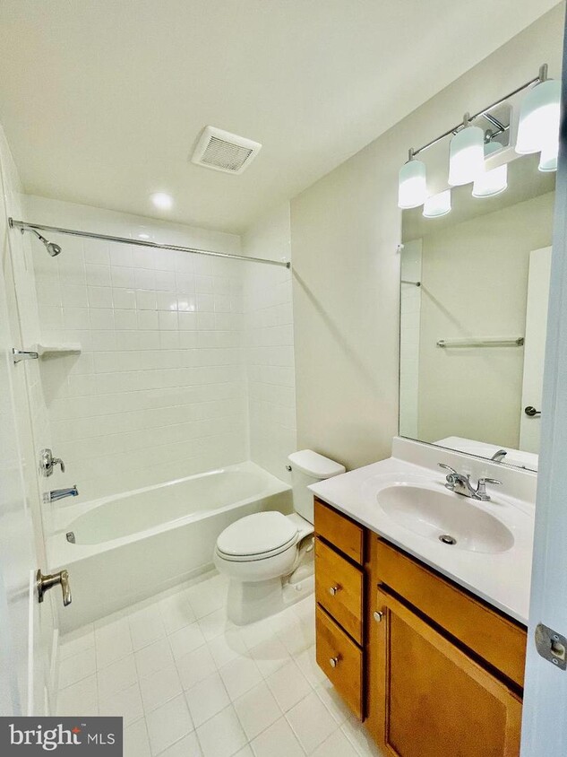 Foto principal - 17912 Woods Overlook Dr