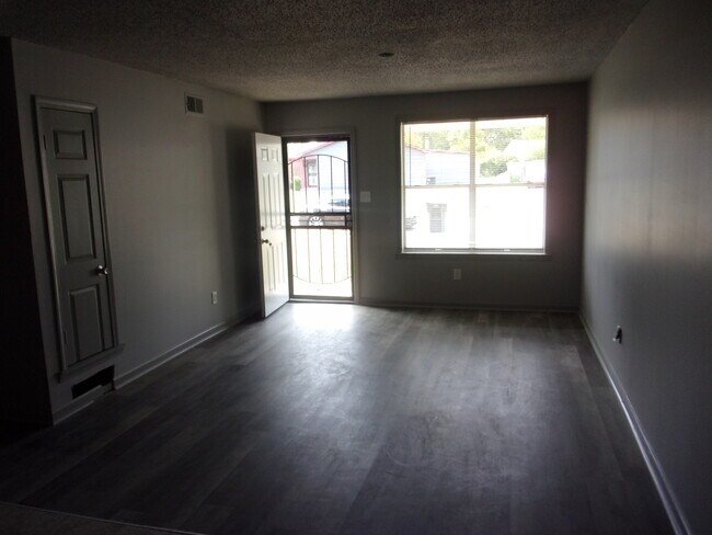 Foto del edificio - 5361 Brekenwood