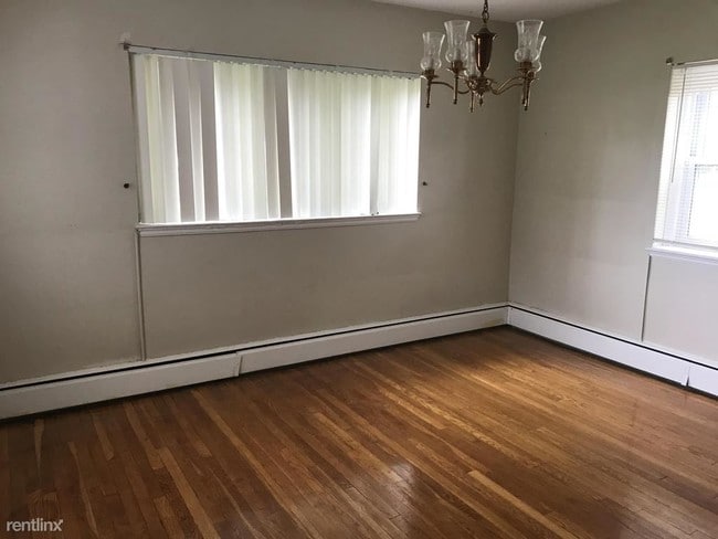 Building Photo - 3 br, 2 bath House - 2605 Oakley Ave