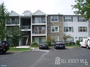 Building Photo - 40 Holly Ct