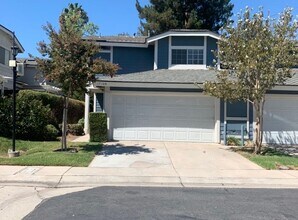 Building Photo - 1710 Maxwell Ln