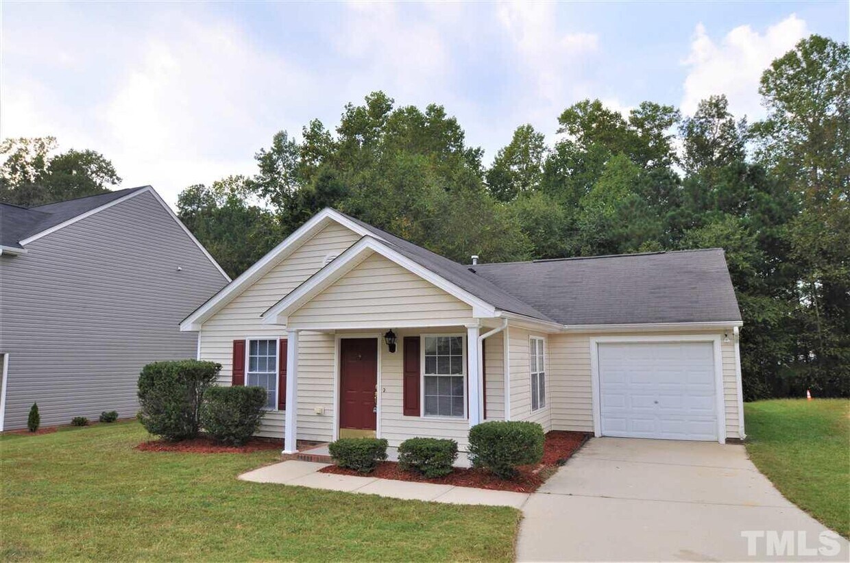 Primary Photo - 4040 Pearl Rd