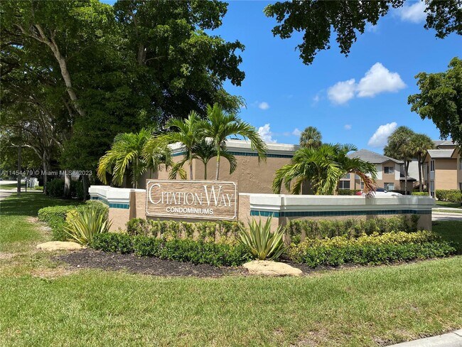 Building Photo - 9877 Westview Dr