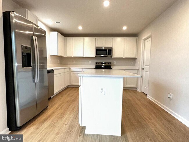 Foto del edificio - 36 Patterson Rd