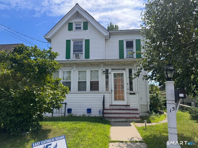 Foto del edificio - 15 Woodbridge Ave