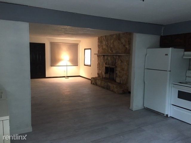 Foto del edificio - 7 br, 2 bath House - 317 North Main Street