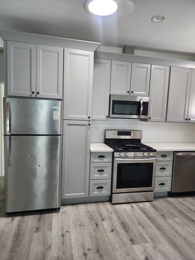 Building Photo - 119 S Westmoreland Ave