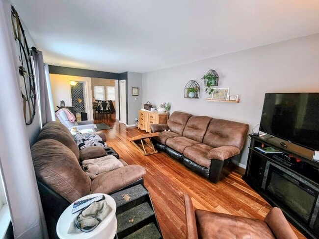 Foto del edificio - 230 Arlington Dr