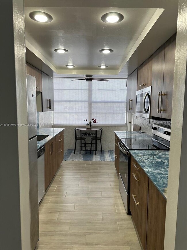 Building Photo - 18041 Biscayne Blvd