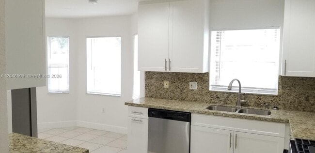 Foto del edificio - 2420 NW 137th Terrace