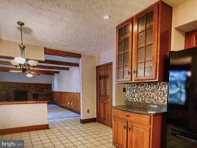 Building Photo - 3 Woodflower Ct