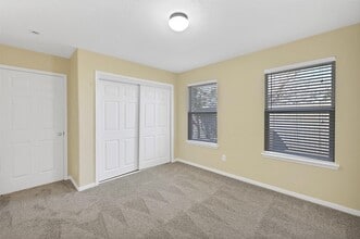 Building Photo - 915 Curry St