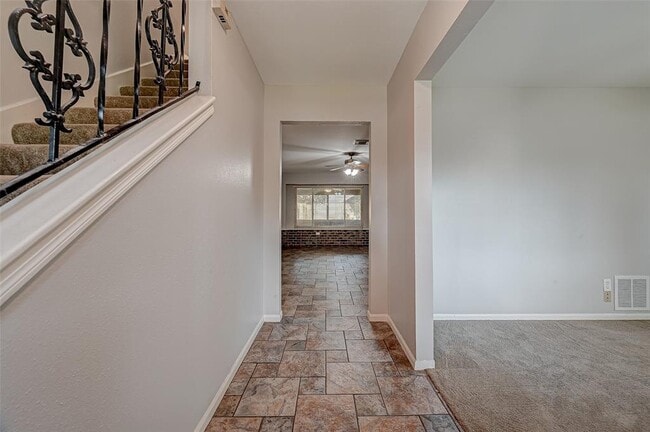 Building Photo - 7010 Shady Arbor Ln