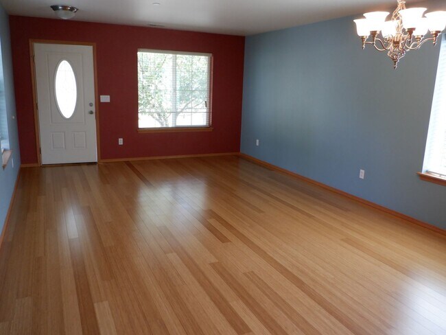 Building Photo - 1393 Foreman Rd