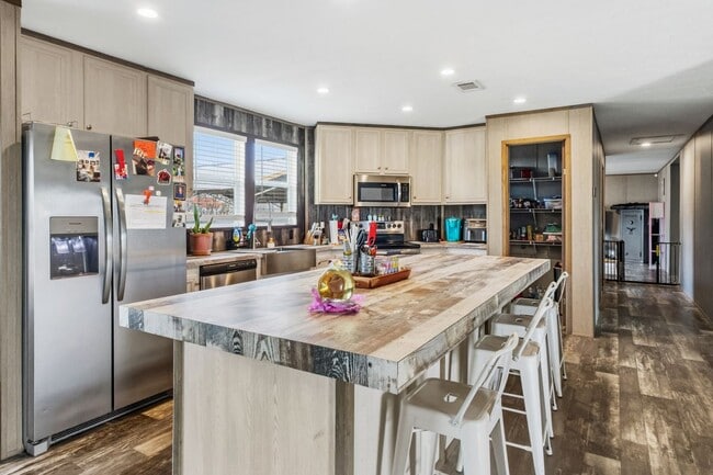 Foto del edificio - 134 N Larry Dr