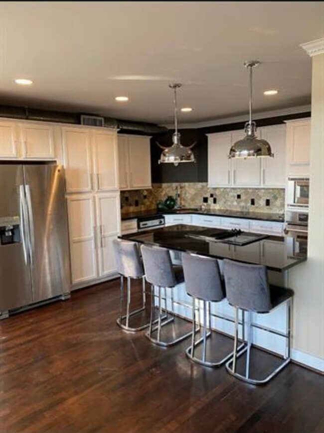 Foto del edificio - 1025 S Shepherd Dr