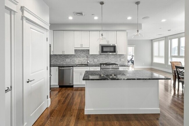 Building Photo - 57 L St