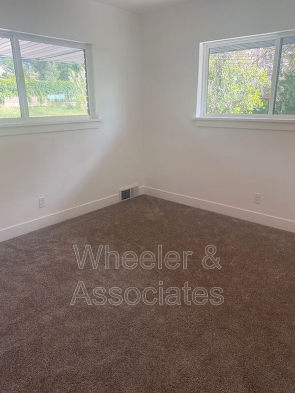 Foto del edificio - 3718-3718 Brinker Ave