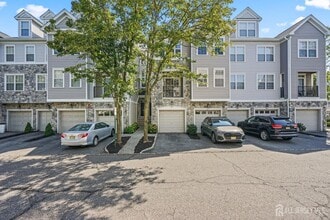 Building Photo - 107 Brittany Ct