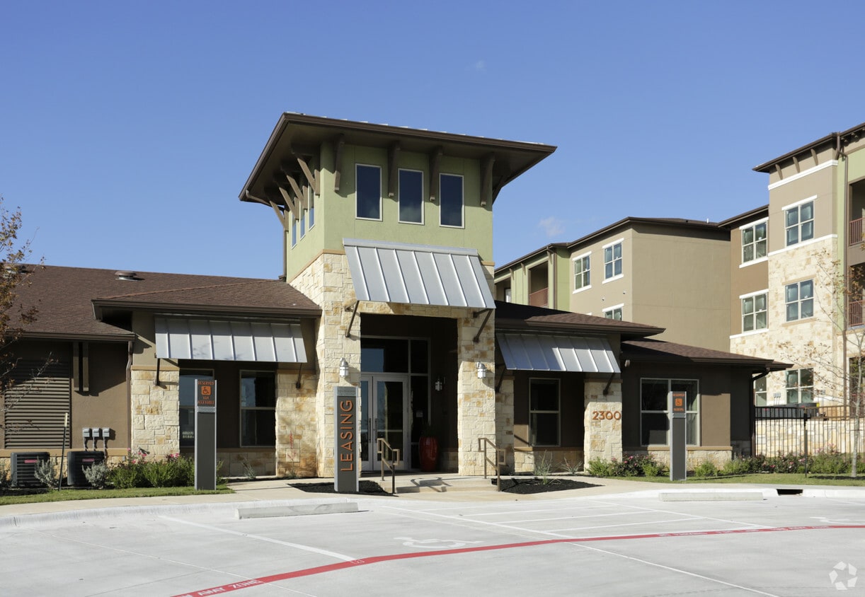 Hillstone at Wolf Ranch Apartments TX