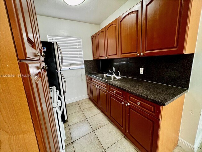 Building Photo - 2072 NE 169th St