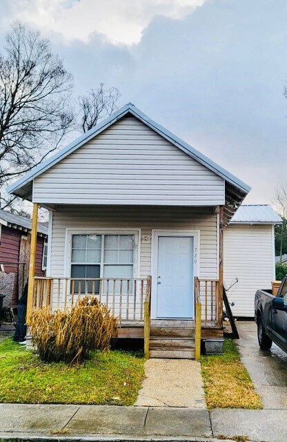 Building Photo - 729 S 17th St