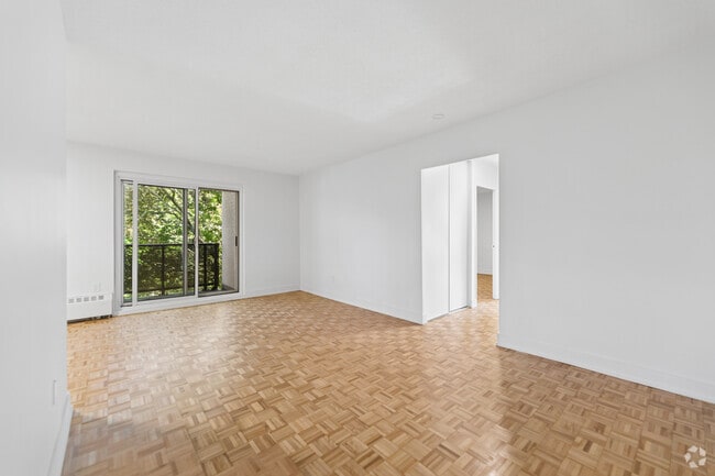2BR, 1BA - 885SF - Living Room - 7 ALBERT ST