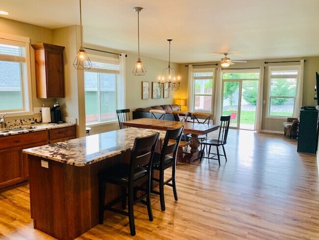 Foto del edificio - 3 Bedroom, 1.75 Bath Home