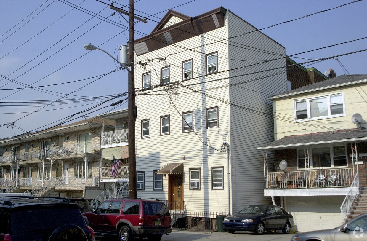 Foto del edificio - 116-118 70th St