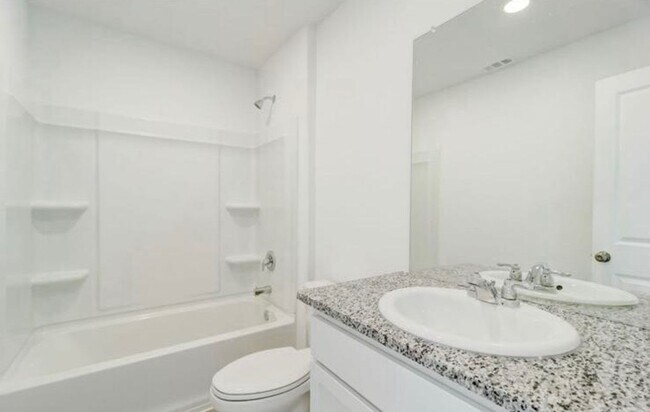 Foto del edificio - 4 Bedroom 2.5 bath home ready for move-in