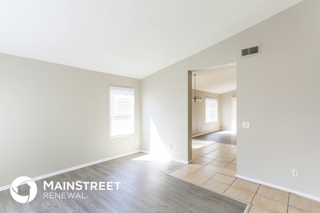 Foto del edificio - 10714 W Glenrosa Ave