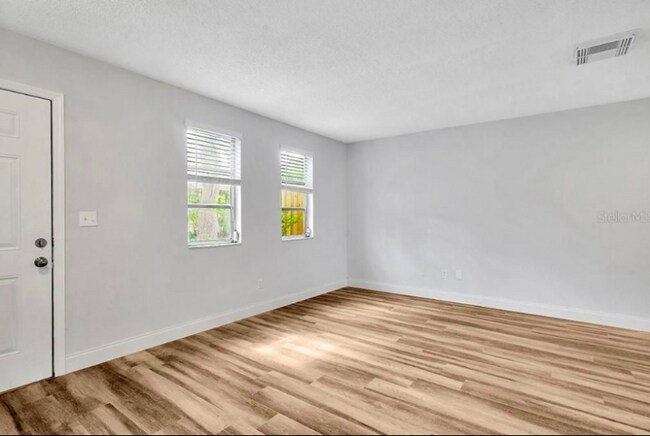 Foto del edificio - 15594 58th St N