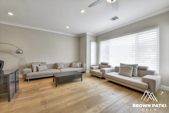Foto del edificio - 269 Summit Way