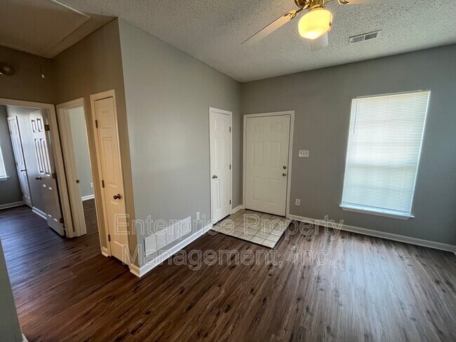 Foto del edificio - 3935 Autumn Harvest Ln