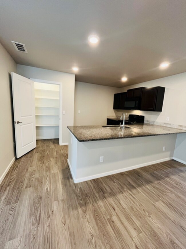 Foto del edificio - Bell Farms- 2420