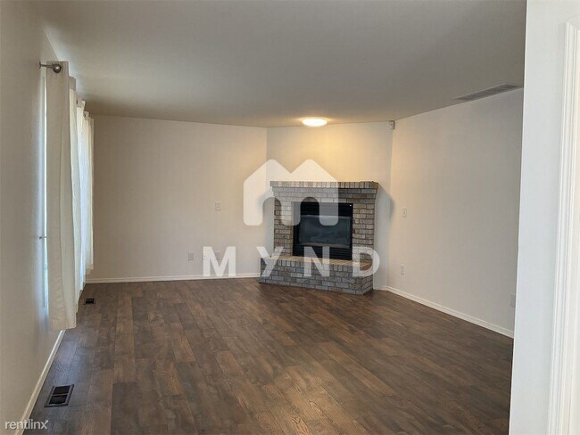 Building Photo - 4 br, 2.5 bath House - 11014 SE 271st St