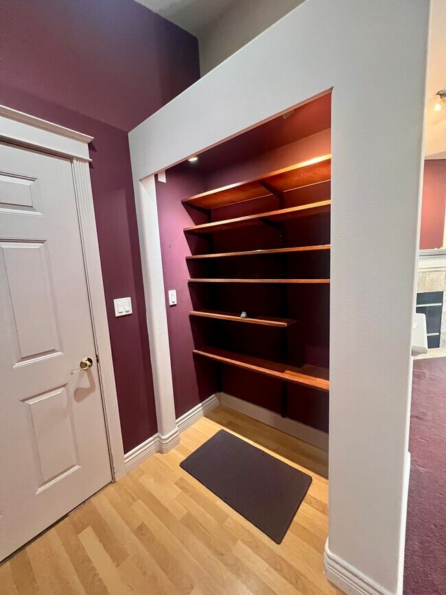 Foto del edificio - Cozy 2Bd 2Ba El Dorado Condo in Bellingham...